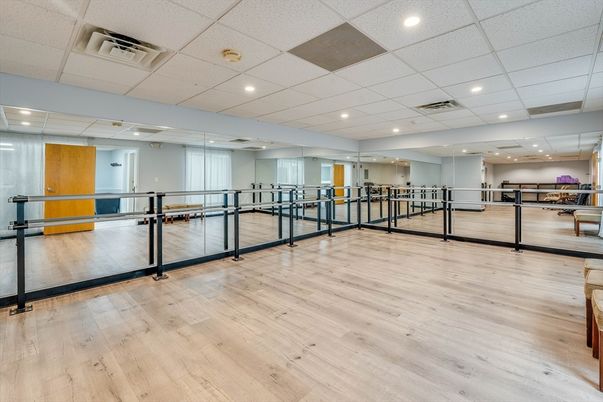 Fitness Equipment, Interior, Recessed Lighting, Wood Texture Flooring