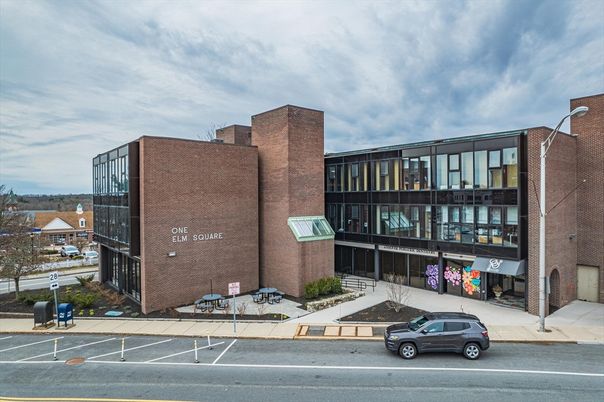 Exterior, Facade, Modern