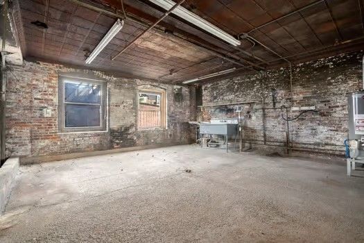 Garage, Interior, Stone Walls