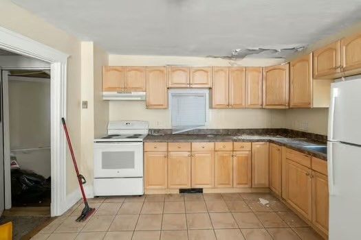 Interior, Kitchen