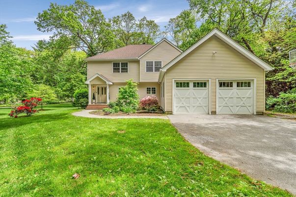 Attached, Backyard, Exterior, Facade, Split Level