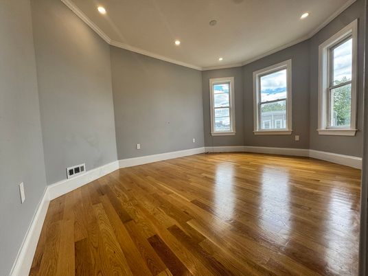 Empty room, Interior, Recessed Lighting, Wood Texture Flooring