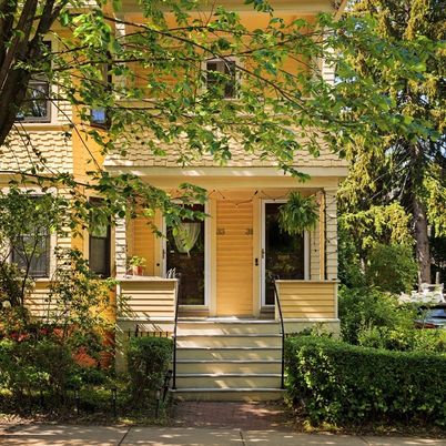 Exterior, Facade, Queen Anne Victorian