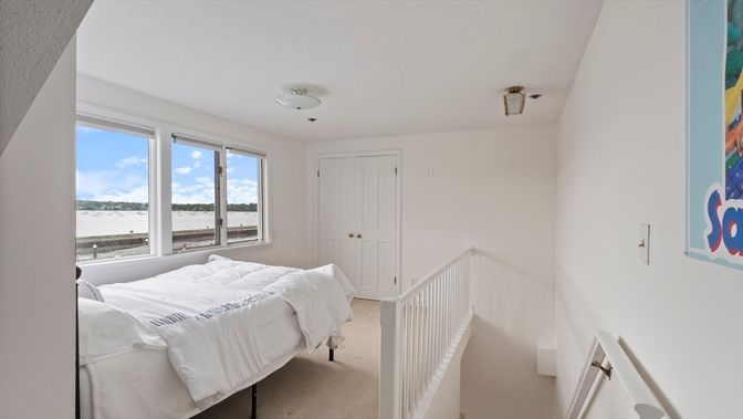 Bedroom, Interior, Water