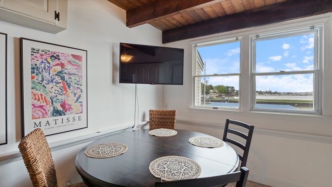 Dining room, Interior, Water, Wooden Beams, Wooden Ceilings