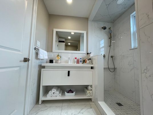Bathroom, Interior, Marble, Marble Walls, Recessed Lighting