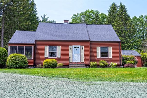 Exterior, Facade, Cape Cod