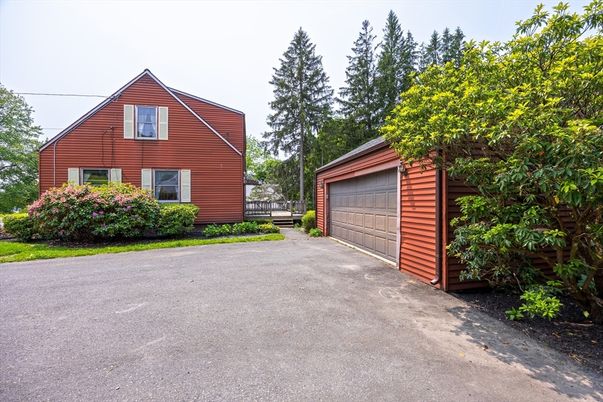 Detached Garage, Exterior