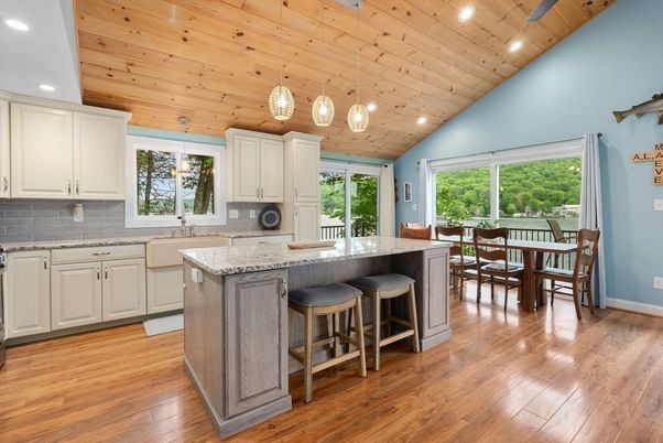 Dining room, Interior, Kitchen, Pendant Lights, Recessed Lighting, Wooden Ceilings, Wood Texture Flooring