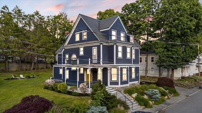 Backyard, Exterior, Facade, Queen Anne Victorian