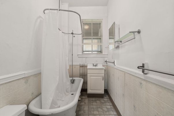 Bathroom, Free Standing Baths, Interior