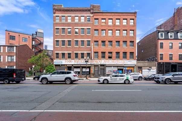 Exterior, Facade, Chicago School