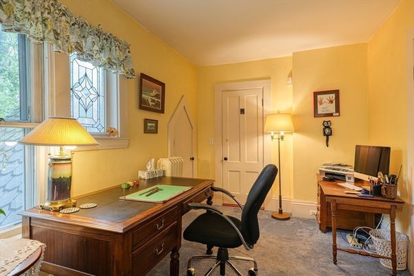 Home Office, Interior