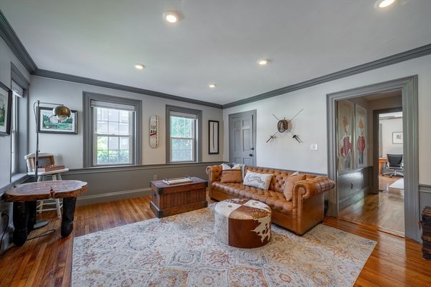 Interior, Living room, Recessed Lighting, Wood Texture Flooring