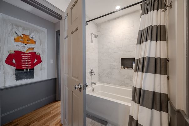 Bathroom, Interior, Recessed Lighting, Wood Texture Flooring