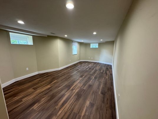 Empty room, Interior, Recessed Lighting, Wood Texture Flooring