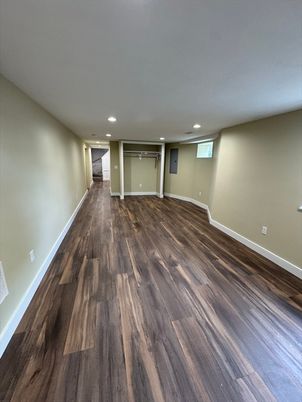Empty room, Interior, Recessed Lighting, Wood Texture Flooring