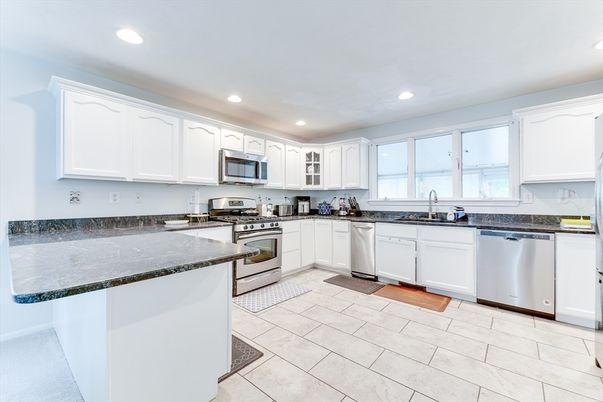 Dining room, Interior, Kitchen, Pendant Lights, Recessed Lighting