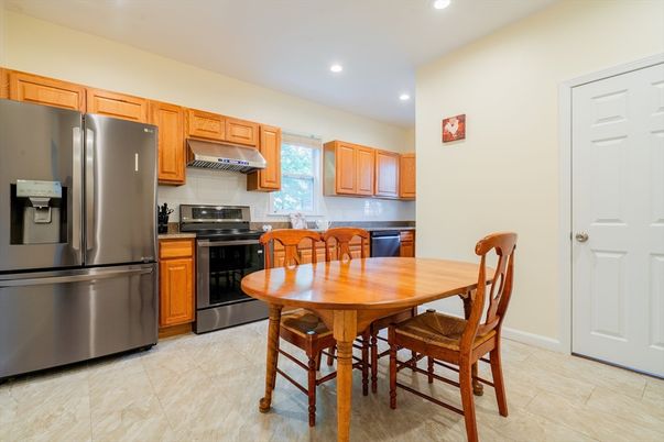Dining room, Interior, Kitchen, Recessed Lighting, Stainless Steel Appliances