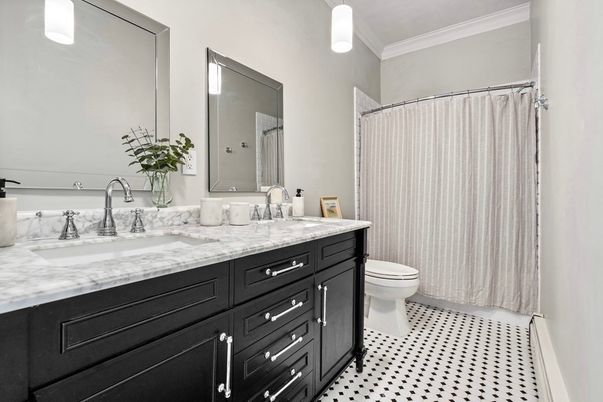 Bathroom, Dual Sink Vanities, Interior