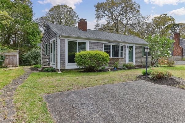 Backyard, Exterior, Facade, Cape Cod