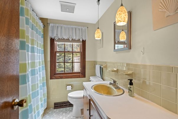 Bathroom, Interior, Pendant Lights
