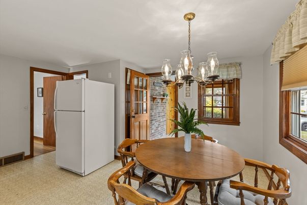 Chandelier, Dining room, Interior, Kitchen