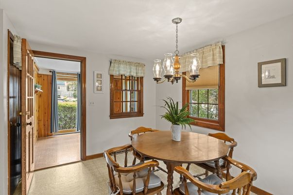 Chandelier, Dining room, Interior, Pendant Lights