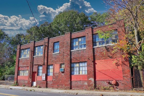 Exterior, Facade, Brick Facade, Rowhouse
