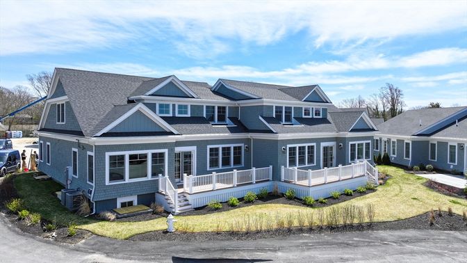 Exterior, Facade, Farmhouse