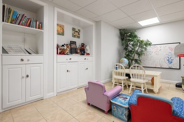 Dining room, Interior, Recessed Lighting