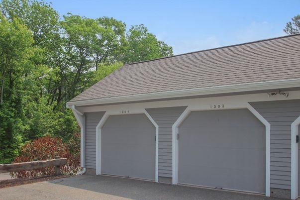 Detached Garage, Exterior