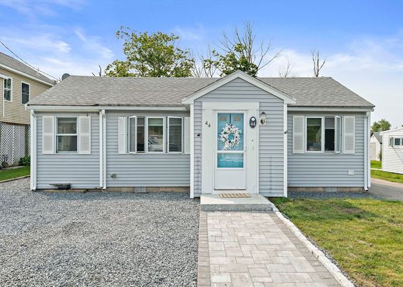 Exterior, Facade, Cape Cod
