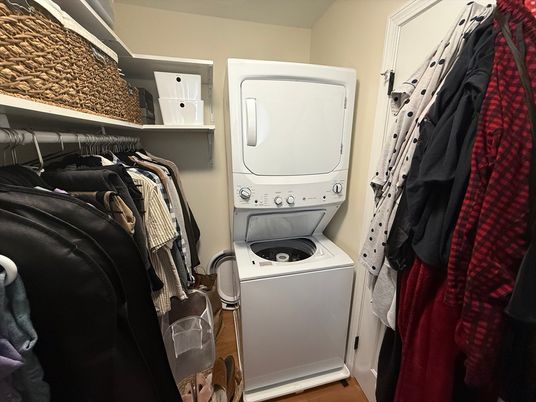 Interior, Utility Closets, Washer, Wood Texture Flooring