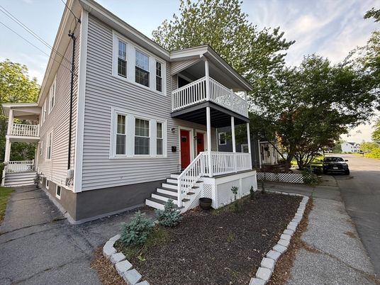 Exterior, Facade, Queen Anne Victorian