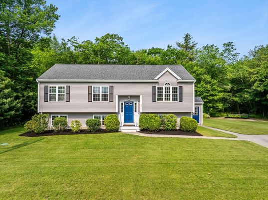 Attached, Exterior, Facade, Raised Ranch