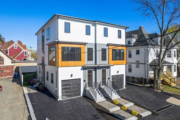 Attached, Exterior, Facade, Rowhouse