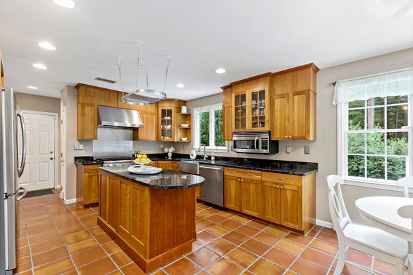 Dining room, Interior, Kitchen, Pendant Lights, Recessed Lighting, Stainless Steel Appliances