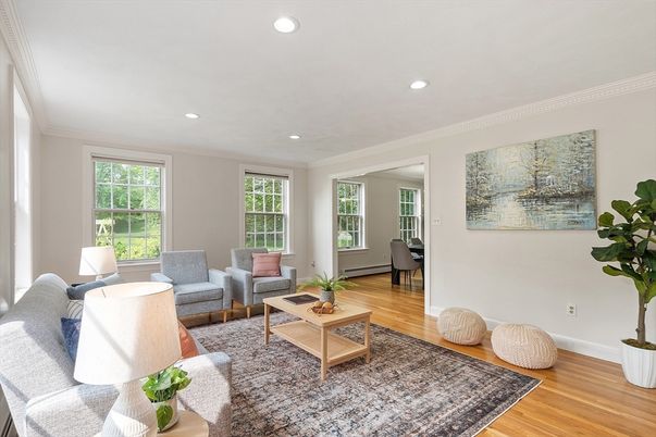 Interior, Living room, Recessed Lighting, Wood Texture Flooring