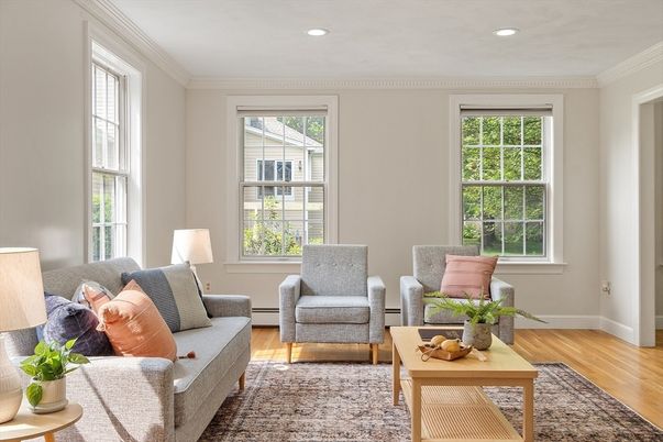 Interior, Living room, Recessed Lighting, Wood Texture Flooring