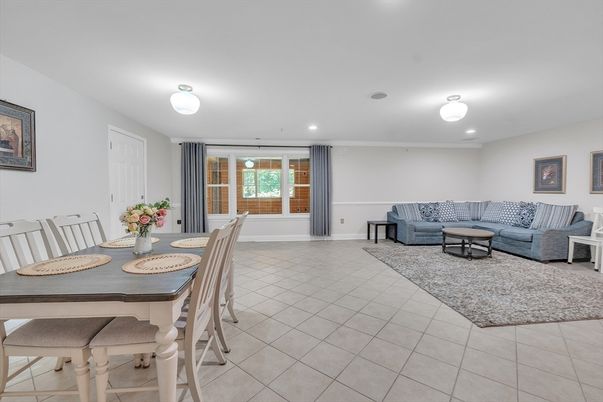 Dining room, Interior, Living room, Recessed Lighting