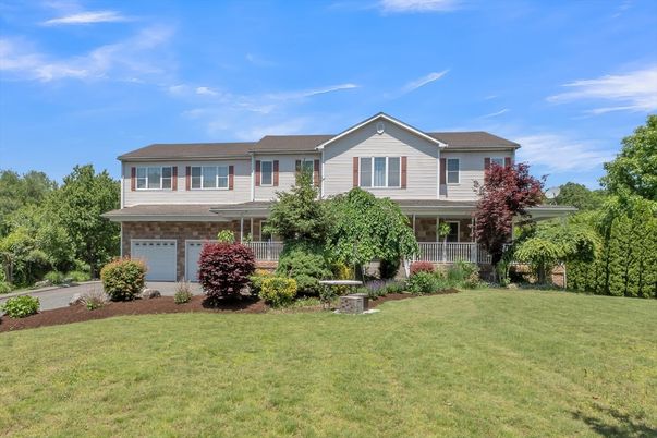 Attached, Exterior, Facade, Raised Ranch