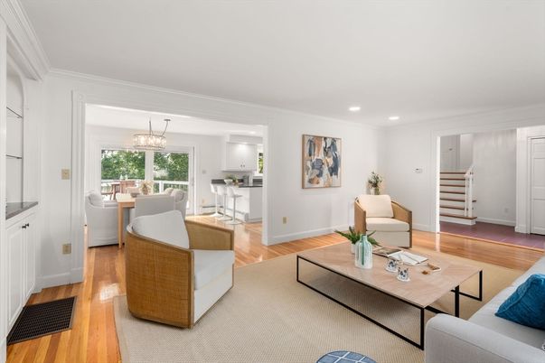 Chandelier, Dining room, Interior, Living room, Recessed Lighting, Wood Texture Flooring
