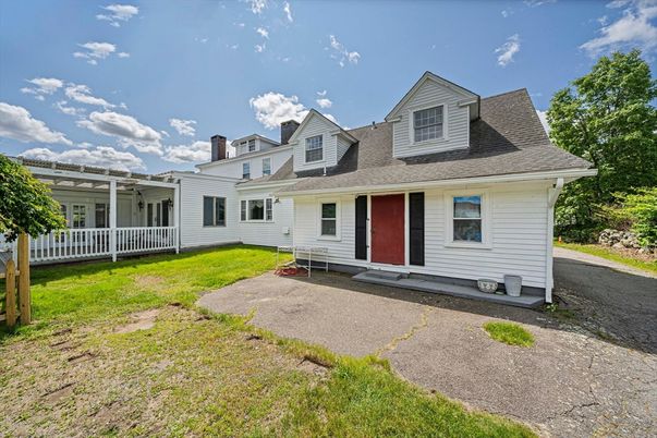 Backyard, Exterior, Facade, Cape Cod