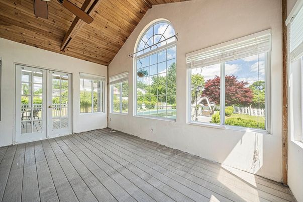 Empty room, Interior, Wooden Beams, Wooden Ceilings, Wood Texture Flooring