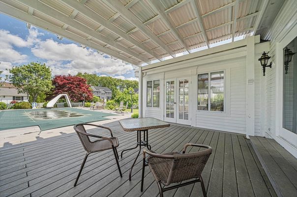 Exterior, Pool