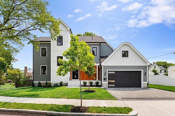 Attached, Exterior, Facade, Farmhouse