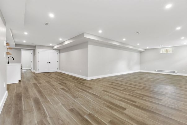 Empty room, Interior, Recessed Lighting, Wood Texture Flooring