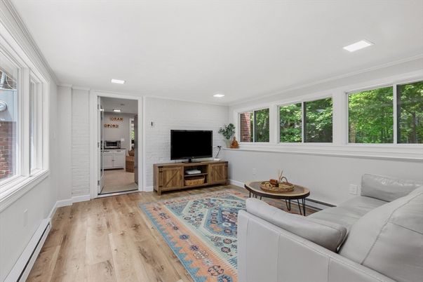 Interior, Living room, Recessed Lighting, Wood Texture Flooring