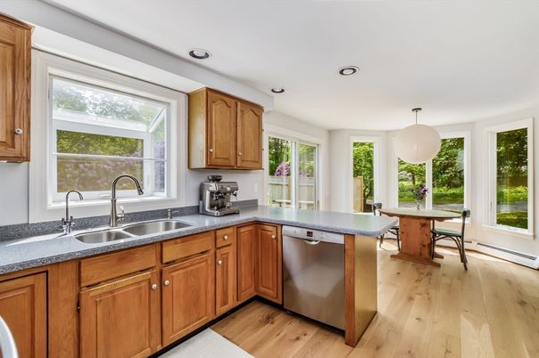 Dining room, Interior, Kitchen, Recessed Lighting, Wood Texture Flooring